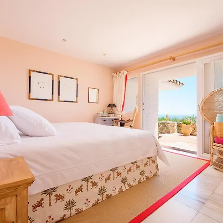 7,000 Sqm Luxurious Villa With Panoramic Sea Views Multiple Gardens & Two Pools